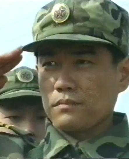 婚礼上新娘死在战神爸爸怀里